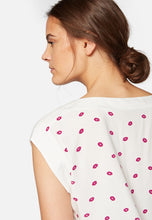 Load image into Gallery viewer, BLUSE | T-Shirt Bluse mit Kussmund-Print
